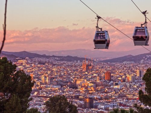 Hotelaanbieders.nl Stedentrip naar de betoverende stad Barcelona met verblijf in modern hotel met ZWEMBAD incl. vlucht en ontbijt