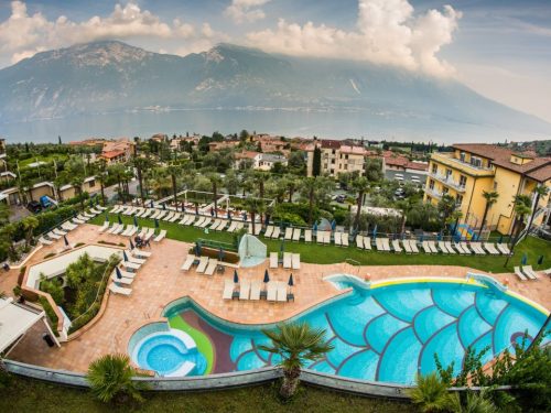 Hotelaanbieders.nl Lake Garda! Geniet in een 4*-hotel met prachtig uitzicht over het Gardameer incl. ontbijt & dagelijks diner met drankjes!